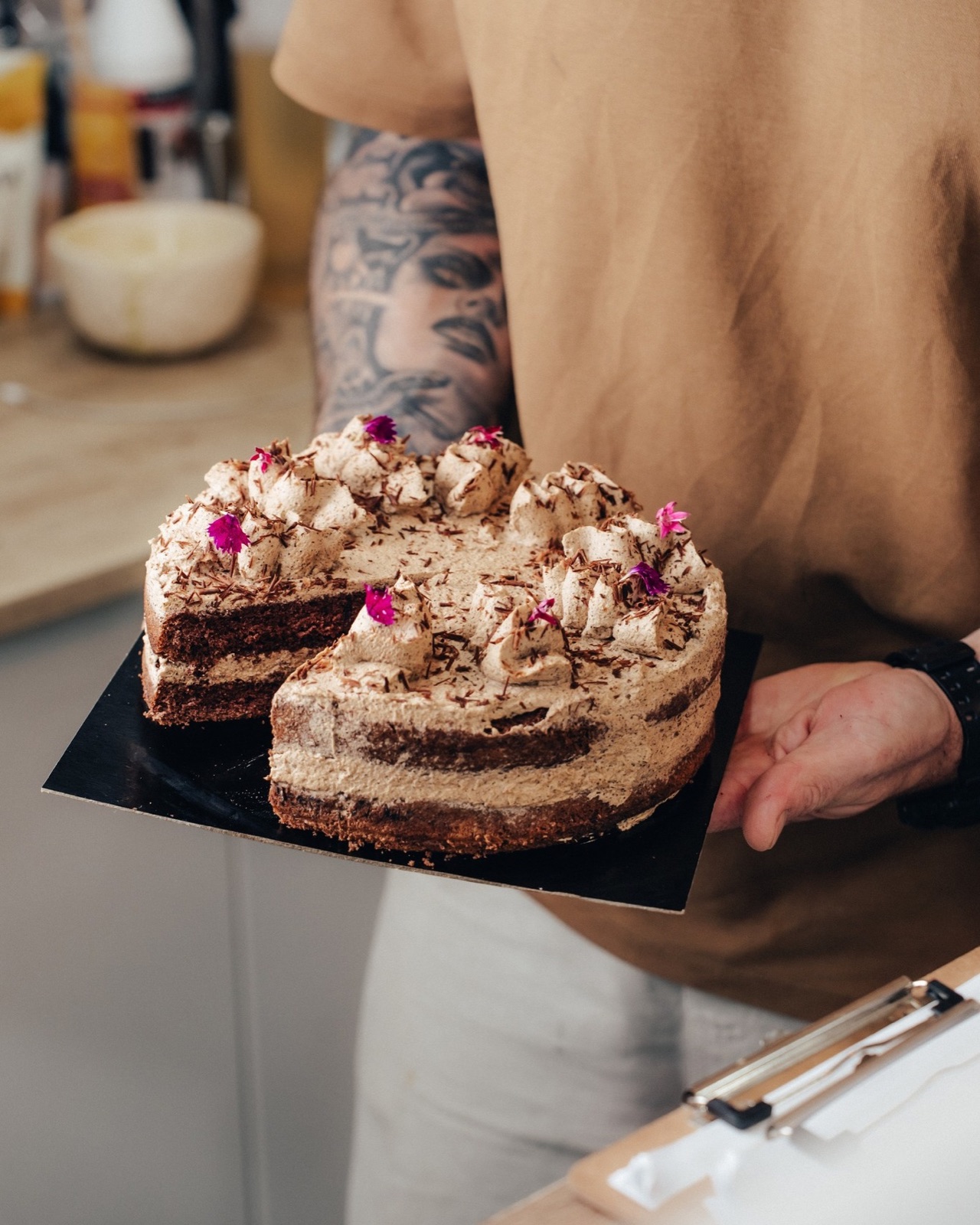 Tarta Moka entera, de chocolate y café